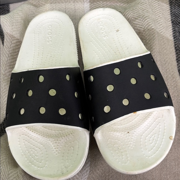 CROCS Black and White Perforated Slides Sz 9 Excellent Condition - Picture 1 of 4